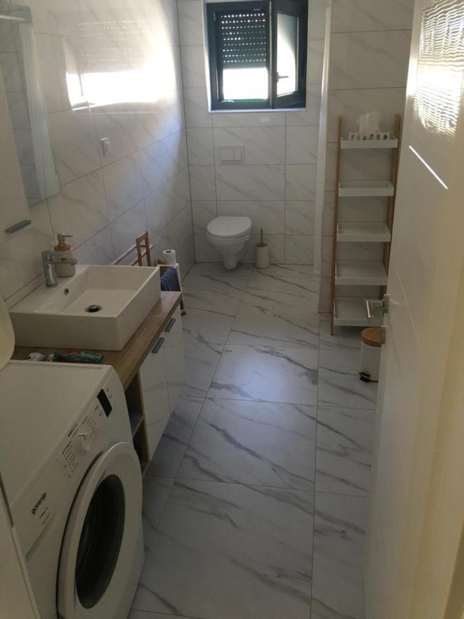 Apartmani Zlata Sveti Filip i Jakov Exterior foto
