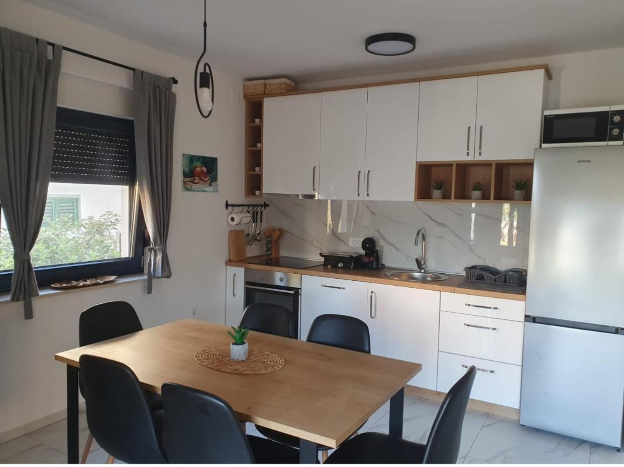 Apartmani Zlata Sveti Filip i Jakov Exterior foto